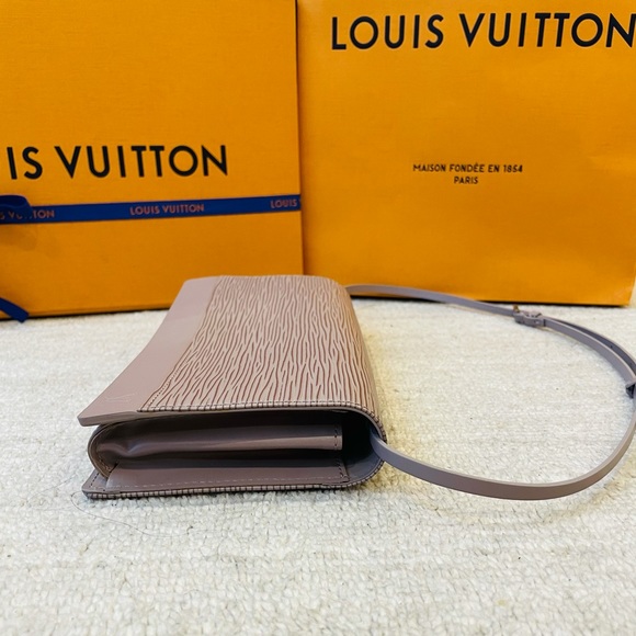 Louis Vuitton Lilac Epi Honfleur Clutch - Picture 5 of 11